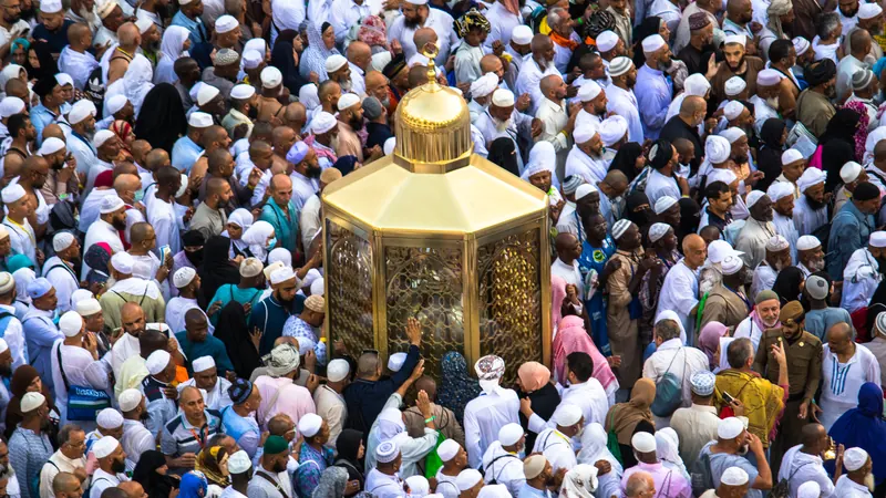 Pilgrims around the Station of Abraham at the Great Mosque in Makkah